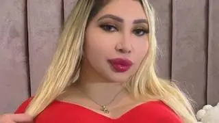 Deisy Garcia – The Queen of Curves? 👑 Full Biography & Career!