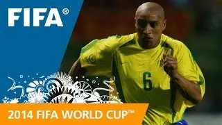 Roberto Carlos free kick '02 - #87 Days to FWC Brazil 2014