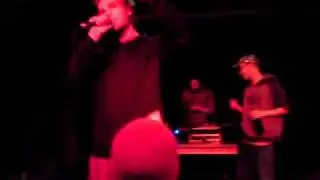 gossenboss mit zett-der m&uuml;ll muss raus (live im az conni dresden, 23.11.11)