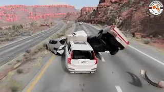 High Speed Realistic Crash in Traffic - BeamNG Drive