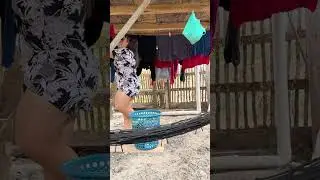 Recogiendo la ropa Soy Genesis Palacios 