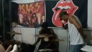 BeerHead Tributo aos Ramones comemorando anivers&aacute;rio de Marcelo Podrera!