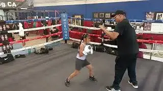 Melody Saldana mit work with coach West Rise Above boxing academy Banning CA