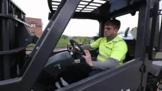 Agile - The smallest, fastest and strongest forklift of the poultry industry
