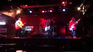 Machine 22 performing Fell in Love with a Girl by The White Stripes