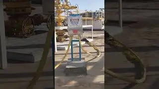 Клеммная коробка, установленная между устьем скважины и наземным электрооборудованием УЭЦН
