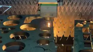 2000W Raycus full cover fiber laser machine cut 20mm carbon steel with Raytools auto focus head