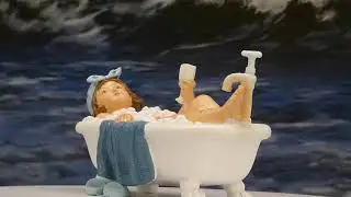 Pommerntraum &reg; | Dekorationsfigur Dicke erotische Badenixe in Badewanne mollige Badelady Nana LEA ❤
