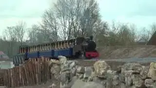 Pairi Daiza. Le petit train et les rhinocéros