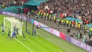 That moment when a steward mistaken LEONARDO BONUCCI for a fan