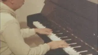 Musique intime et romantique au piano.