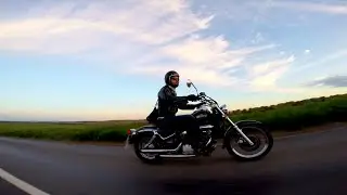Alan's Suzuki Intruder VL125 (with very loud pipes): Ride-by