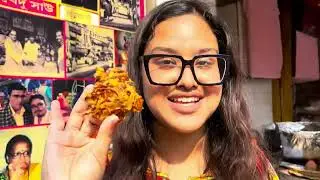 Lakshmi Narayan Shaw & Sons in Hatibangan distributing FREE Telebhajas to everyone 😍