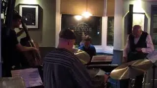 Art Themen with Tom Berge Trio - A Felicidade