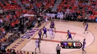 Dunk of the Night: Robin Lopez