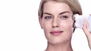 The FlawlesSkin Facial Toning Device