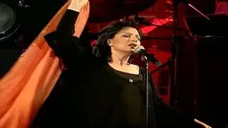 Χάρις Αλεξίου - 13 Φωτιές (Ένα φιλί του κόσμου Live)
