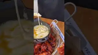 Oh no melted cheese with chicken wings😍