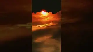 Upsidedown Moon 🌻 and Kansas Simset