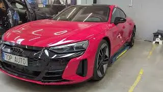 Jak powinno wyglądać profesjonalne wyciszenie na przykładzie Audi RS e-tron GT matami Dynamat