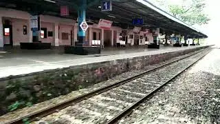 09331 Kochuveli Indore Express Departing Apta Railway Station | Indian Railways.