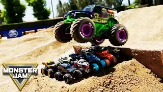 Monster Jam Freestyle Force Grave Digger | Monster Jam