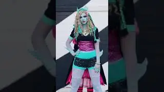 Вот дверь, би- @Raineemery #monsterhighcosplay #lagoonablue #draculara #monsterhigh #cosplay