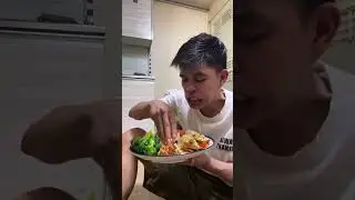 Agi madang Ana wong ngromed