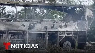 Decenas de muertos tras un accidente de un tráiler con un autobús en Campeche | Noticias Telemundo
