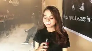 VAPE GIRL !! VAPER