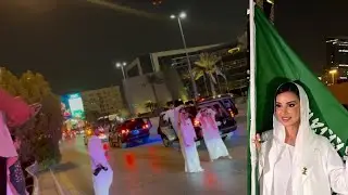 Kingdom Tower shining bright ✨, Royal Guard in honor 🇸🇦