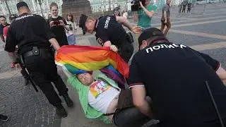 Ativistas da causa LGBT detidos na R&uacute;ssia