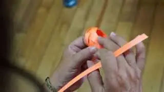 打包帶&rarr;手環吊飾