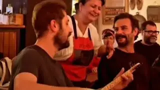 Gökberk Demirci'nin meyhanede eylenceli görüntüleri geldi