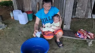 Today I went to cut some dong leaves to sell to have some money to buy milk for my child.