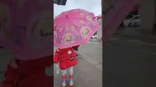 London Winds can break umbrellas, Rain Wind Cold in London #london #winter #rain #wind #cold #sway