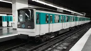 MF67 : A la station Gallieni sur la ligne 3 du m&eacute;tro parisien