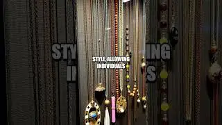 The Glamour of Statement Necklaces in Modern Fashion