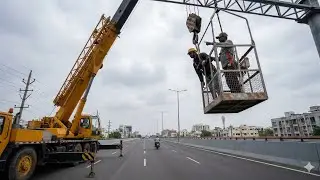 Highway Par Crane Se Khatarnak Kaam! 🏗️ | Itni Uchaai Par Kaise Hote Hain Kaam?