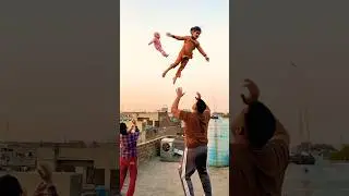 Dono ka apna apna style ban gaya ha hud he #foryou #cutebaby #comedyfilms #funny #funnycomedy