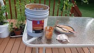 Lifehack: Using 5 gallon buckets of paint without spilling