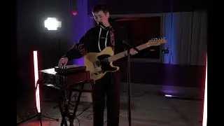 Liz Lawrence debuts new song 