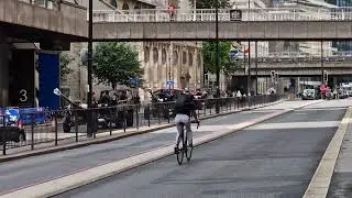 Lower Thames Street = The Guns being brought in, for the salute for HM The late Queen 🇬🇧🕊💙🇬🇧
