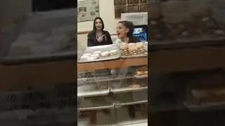 Ariana Grande licking a donut and laughing hysterically #arianagrande #ew #donuts #arianagrandeshort