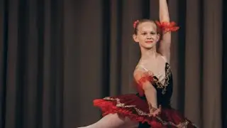 Variation of Esmeralda. Dejo Kolīna Gabore Pu&scaron;pure 9 year old.