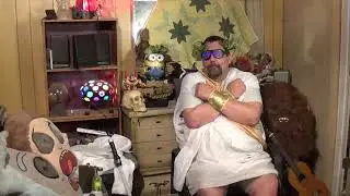 Emperor E standup, Hannable Lecter tannng salon
