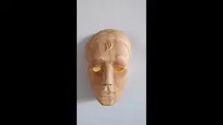 Bildhauerin Melitta Kommnick Schnitzarbeit Maske Melitta lebensgro&szlig; aus Lindenholz