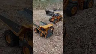 Rc y&uuml;kleyici ile oyun devam ediyor #bulldozer #rctruck #excavator #rccar