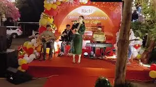 Hoa po lang.MC hnhung hat tai caphe rich 