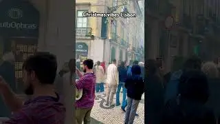 Street dance, twinkling lights & pure holiday energy! 🎄❤️ #shorts #fyp #lisboa #christmas #viral